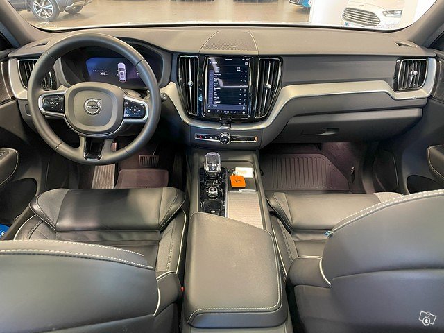 VOLVO XC60 3