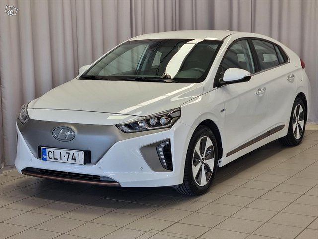 HYUNDAI IONIQ Electric 1