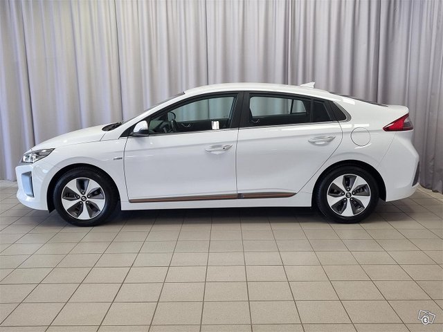 HYUNDAI IONIQ Electric 3