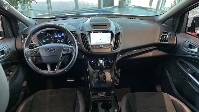 Ford Kuga 9