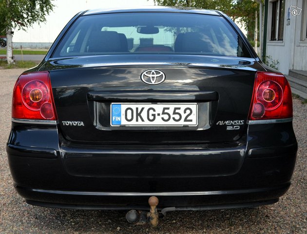 Toyota Avensis 10