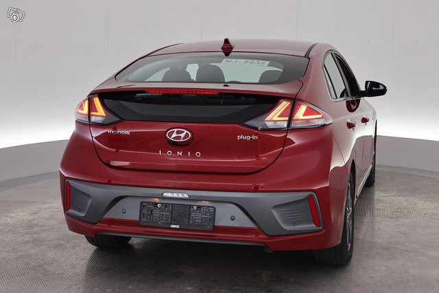 Hyundai IONIQ Plug-in 10