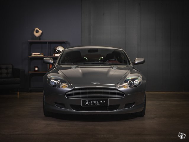 Aston Martin DB9 2