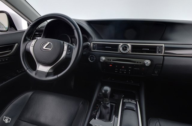 Lexus GS 12