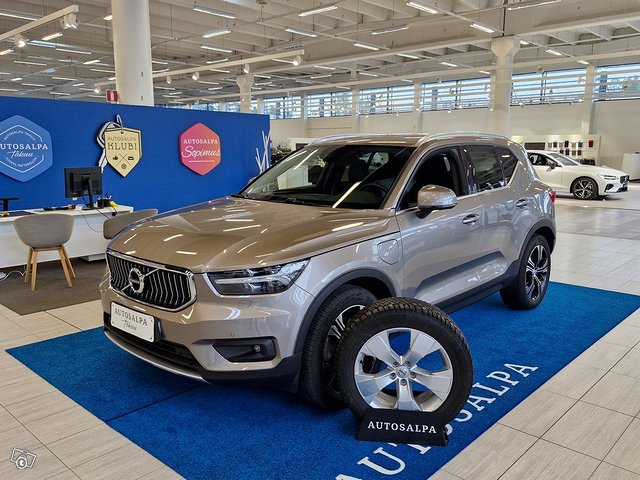 VOLVO XC40 2