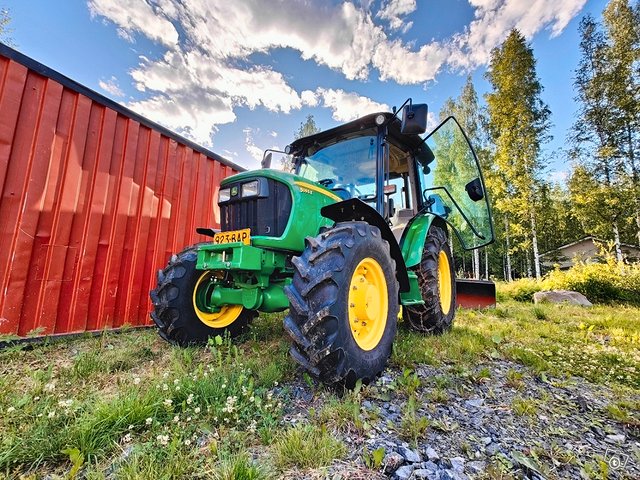 John Deere 5055E 2