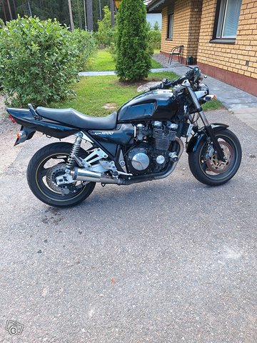 Yamaha XJR 1200 1