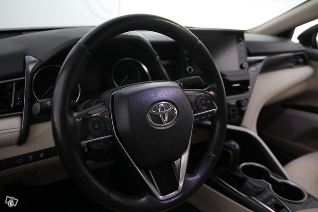 Toyota Camry 10