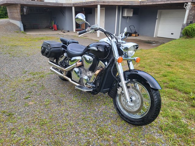 Honda VTX1300 -04 4