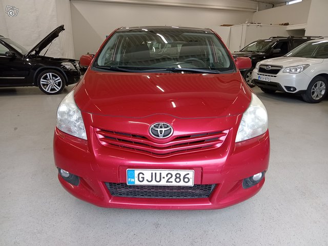 Toyota Verso 4