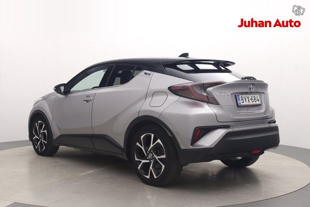 TOYOTA C-HR 4