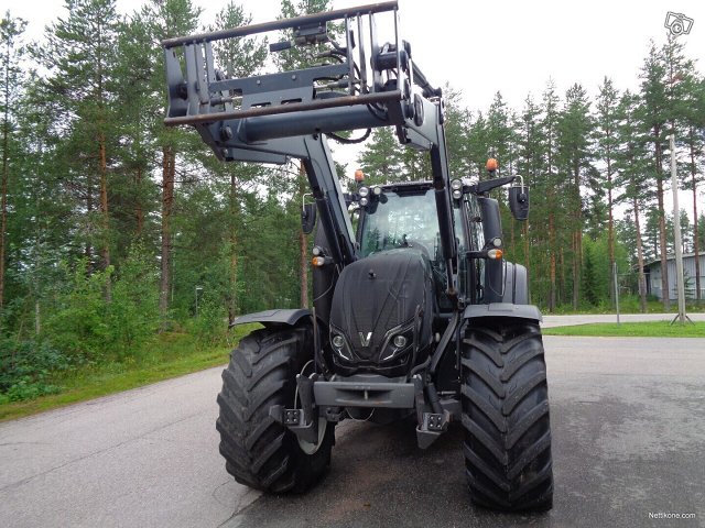 Valtra T234 Versu + Quicke 66 4