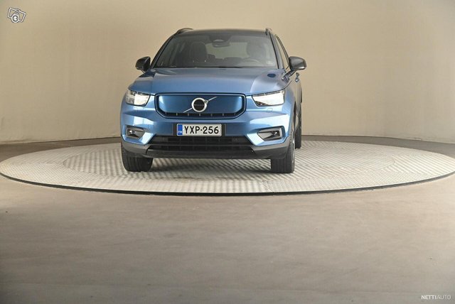 Volvo XC40 3