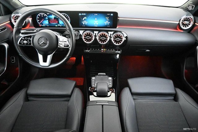 Mercedes-Benz A 8