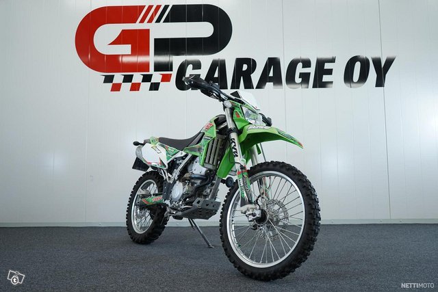 Kawasaki KLX, kuva 1