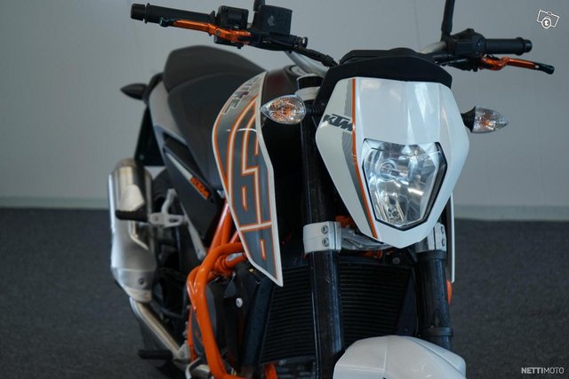 KTM 690 7