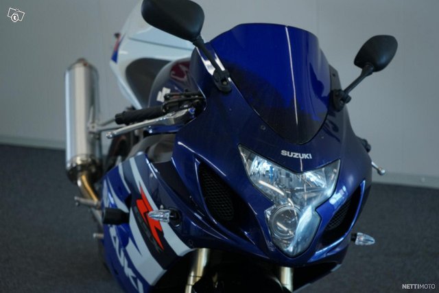 Suzuki GSX-R 8