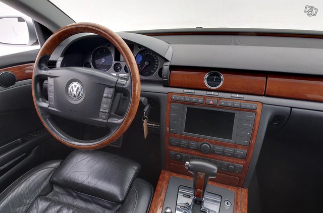 Volkswagen Phaeton 7