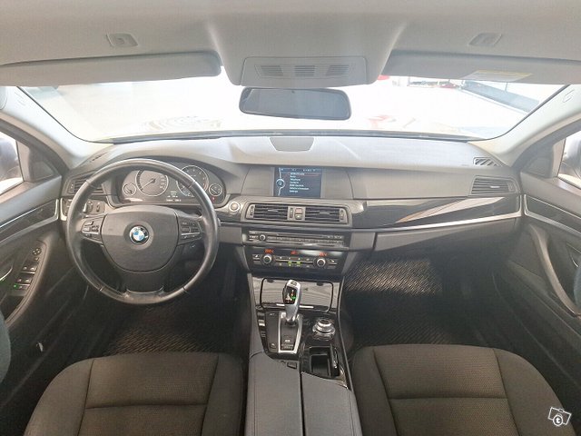 BMW 523 12