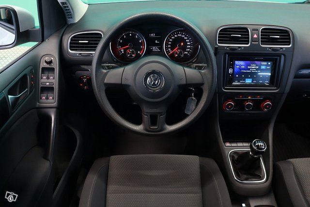 Volkswagen Golf 12