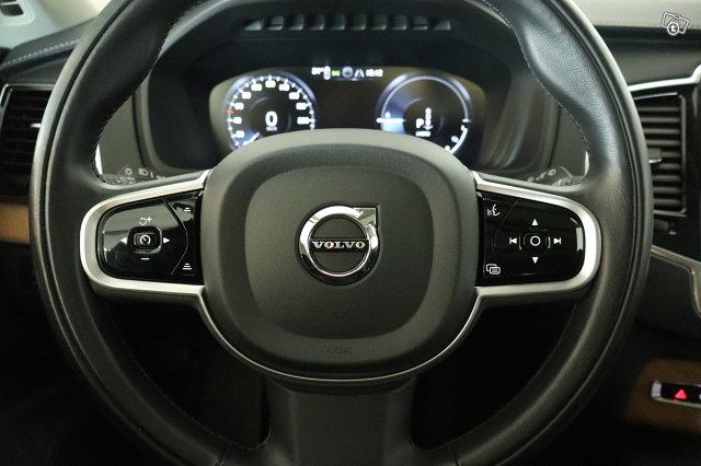 VOLVO XC90 11