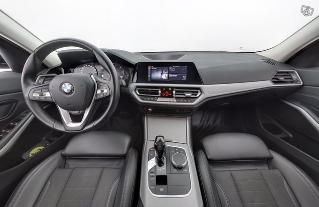 BMW 320 11