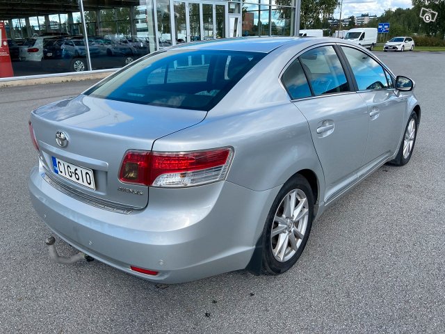 Toyota Avensis 3