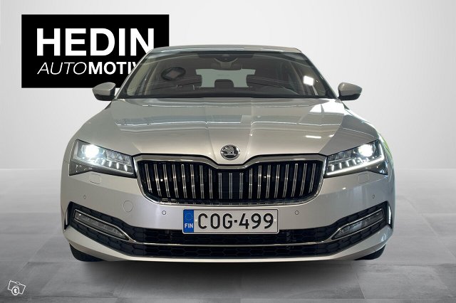 SKODA SUPERB 5