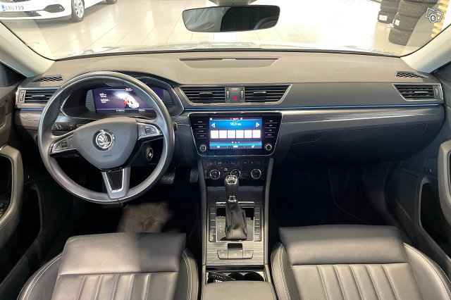 SKODA SUPERB 9