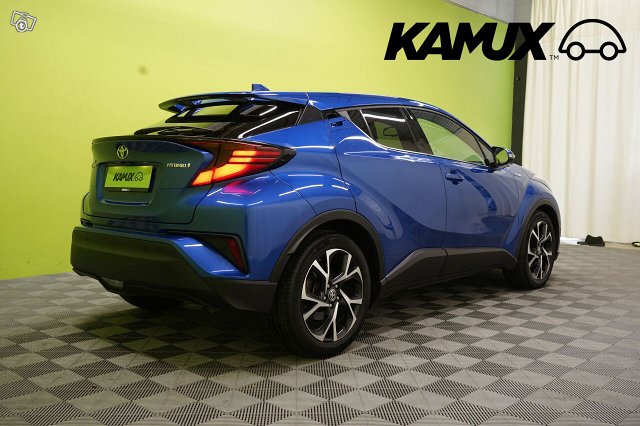 Toyota C-HR 4