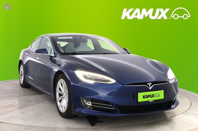 Tesla Model S 8