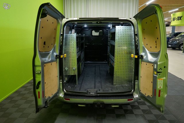 Ford Transit Custom 11