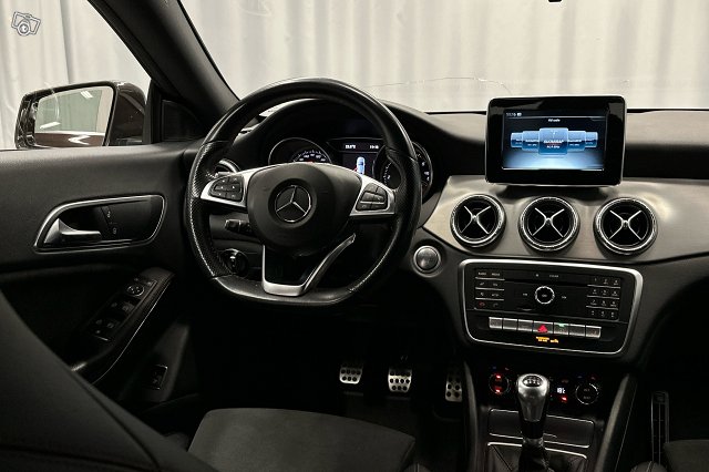 Mercedes-Benz CLA 9