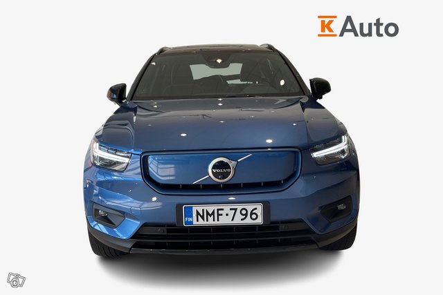 VOLVO XC40 4