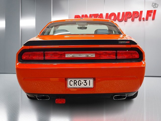 Dodge Challenger 4