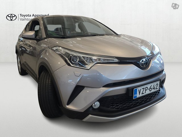 Toyota C-HR 6