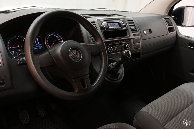 Volkswagen Caravelle 16