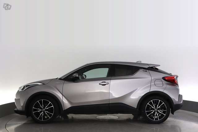 Toyota C-HR 2