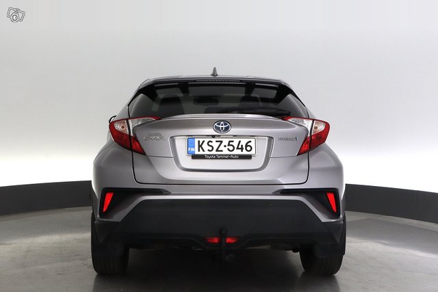 Toyota C-HR 4