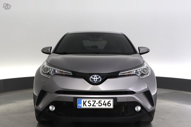 Toyota C-HR 8