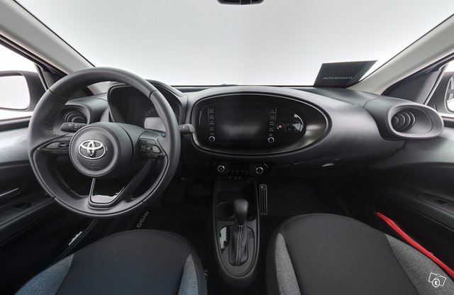 Toyota Aygo X 10