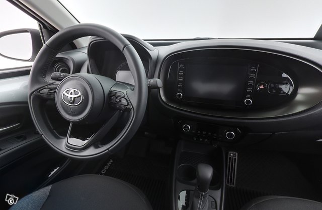 Toyota Aygo X 11