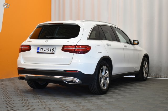 Mercedes-Benz GLC 8