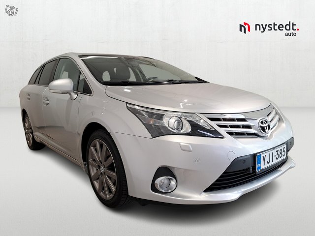 TOYOTA AVENSIS 6