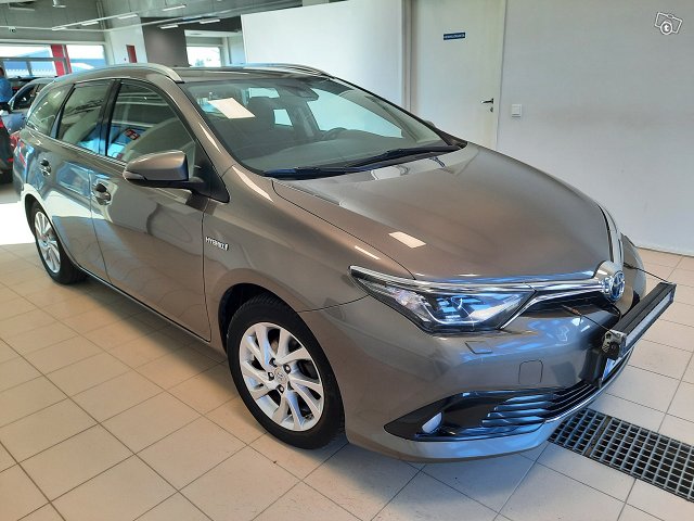 Toyota Auris 5