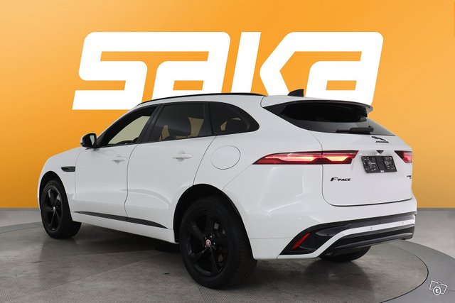 Jaguar F-PACE 5