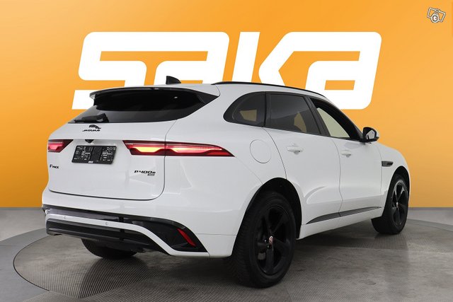 Jaguar F-PACE 8