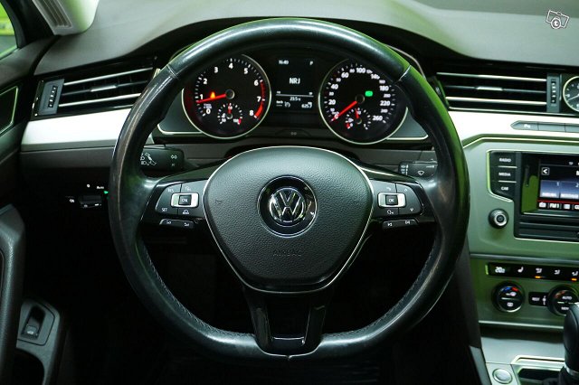 Volkswagen Passat 11