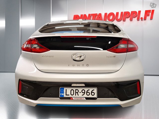 Hyundai IONIQ Hybrid 4