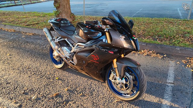 Aprilia RSV 1000R FACTORY 1